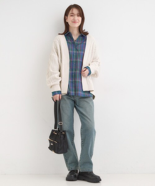 SHOO・LA・RUE(シューラルー)の「【洗濯機可/S-LL】大人の抜け感 ざっくり編み モールケーブルカーディガン【CIRCRIC】(カーディガン/ボレロ・レディース・ブラウン系/イエロー系その他/アイボリー・04/03/02/01)」の16枚目の写真