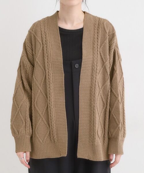 SHOO・LA・RUE(シューラルー)の「【洗濯機可/S-LL】大人の抜け感 ざっくり編み モールケーブルカーディガン【CIRCRIC】(カーディガン/ボレロ・レディース・ブラウン系/イエロー系その他/アイボリー・04/03/02/01)」の8枚目の写真