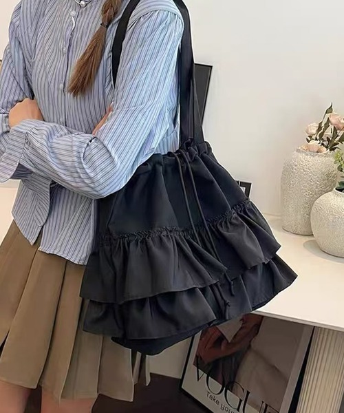 NuNuNa（ヌヌナ）の「【NuNuNa】２WAYフリルデザイン ビックサイズ トートバッグ（トートバッグ・レディース・グリーン/ピンク/アイボリー/ブラック・FREE）」の9枚目の写真