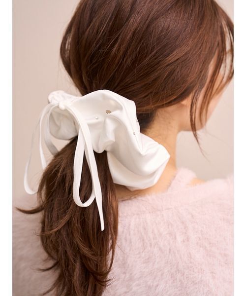 SNIDEL（スナイデル）の「ベロアリボン付きシュシュ（シュシュ・レディース・ブラック/ブルー/ホワイト・F）」の14枚目の写真