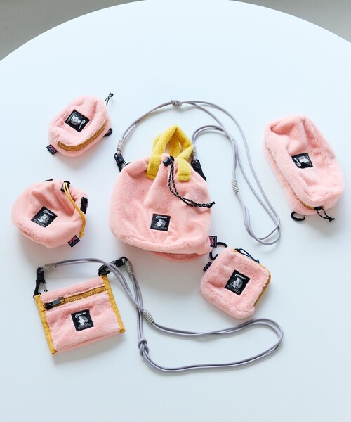 COBMASTER(コブマスター)の「Cobmaster/コブマスター 別注Fluffy Drawstring bag mini ドローストリング ミニバッグ(ショルダーバッグ・レディース・ブラック/グレー/グリーン/ピンク/ベージュ・ONE SIZE)」の6枚目の写真