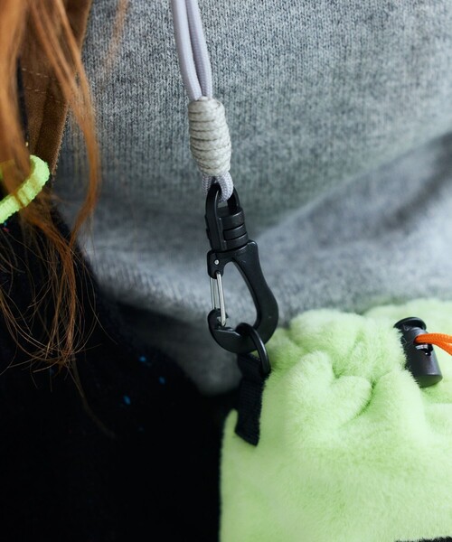 COBMASTER(コブマスター)の「Cobmaster/コブマスター 別注Fluffy Drawstring bag mini ドローストリング ミニバッグ(ショルダーバッグ・メンズ・ブラック/グレー/グリーン/ピンク/ベージュ・ONE SIZE)」の22枚目の写真