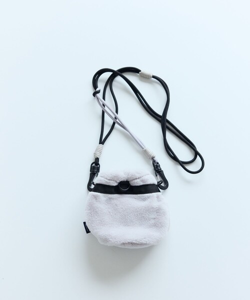 COBMASTER(コブマスター)の「Cobmaster/コブマスター 別注Fluffy Drawstring bag mini ドローストリング ミニバッグ(ショルダーバッグ・メンズ・ブラック/グレー/グリーン/ピンク/ベージュ・ONE SIZE)」の11枚目の写真