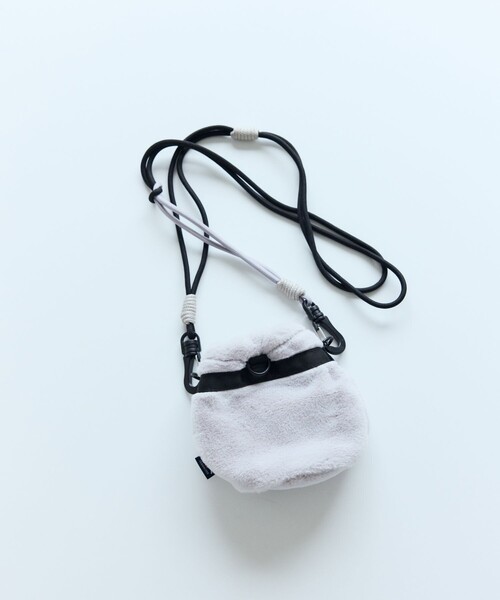 COBMASTER(コブマスター)の「Cobmaster/コブマスター 別注Fluffy Drawstring bag mini ドローストリング ミニバッグ(ショルダーバッグ・メンズ・ブラック/グレー/グリーン/ピンク/ベージュ・ONE SIZE)」の12枚目の写真