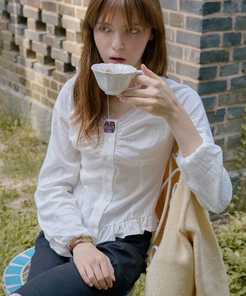 LETTER FROM MOON（レターフロムムーン）の「レイジフリルシャーリングブラウス（ホワイト）（シャツ/ブラウス・レディース・その他・SMALL/MEDIUM）」の2枚目の写真
