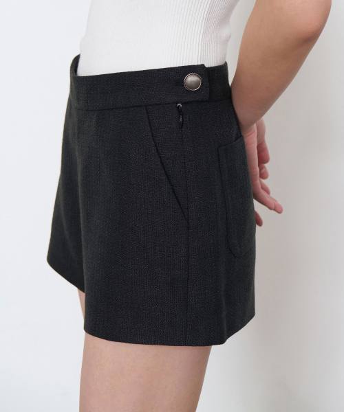 MUSINSA STANDARD WOMAN（ムシンサスタンダードウーマン）の「ウィメンズツイードフォーマルショーツ[ブラック]（その他パンツ・レディース・その他・30/24/25/26/27/28/29）」の4枚目の写真