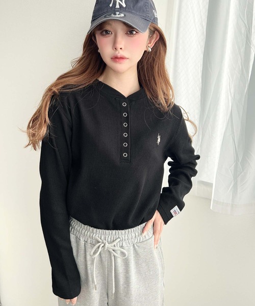 U.S. POLO ASSN.(ユーエスポロアッスン)の「moment+別注【U.S.POLO ASSN.】ワンポイント刺繍長袖ワッフルヘンリーネックプルオーバー(Tシャツ/カットソー・レディース・ブラック/ネイビー/杢グレー/アイボリー・L/M)」の12枚目の写真