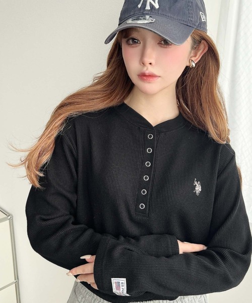 U.S. POLO ASSN.(ユーエスポロアッスン)の「moment+別注【U.S.POLO ASSN.】ワンポイント刺繍長袖ワッフルヘンリーネックプルオーバー(Tシャツ/カットソー・レディース・ブラック/ネイビー/杢グレー/アイボリー・L/M)」の19枚目の写真