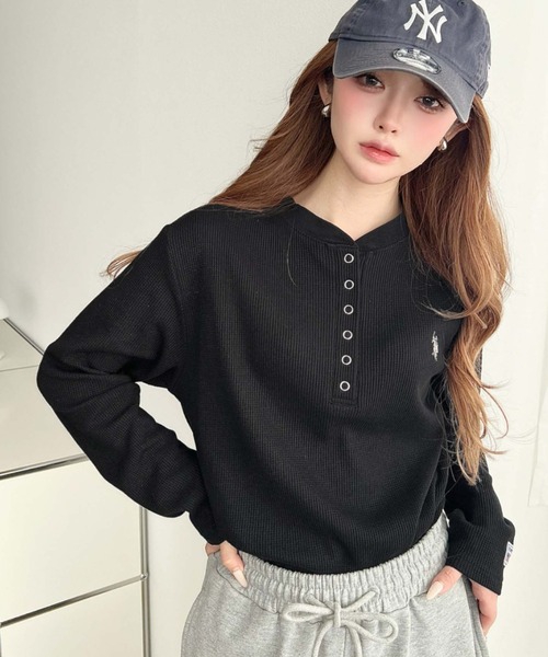 U.S. POLO ASSN.(ユーエスポロアッスン)の「moment+別注【U.S.POLO ASSN.】ワンポイント刺繍長袖ワッフルヘンリーネックプルオーバー(Tシャツ/カットソー・レディース・ブラック/ネイビー/杢グレー/アイボリー・L/M)」の20枚目の写真