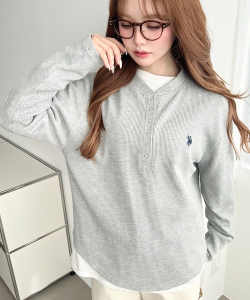 U.S. POLO ASSN.(ユーエスポロアッスン)の「moment+別注【U.S.POLO ASSN.】ワンポイント刺繍長袖ワッフルヘンリーネックプルオーバー(Tシャツ/カットソー・レディース・ブラック/ネイビー/杢グレー/アイボリー・L/M)」の14枚目の写真