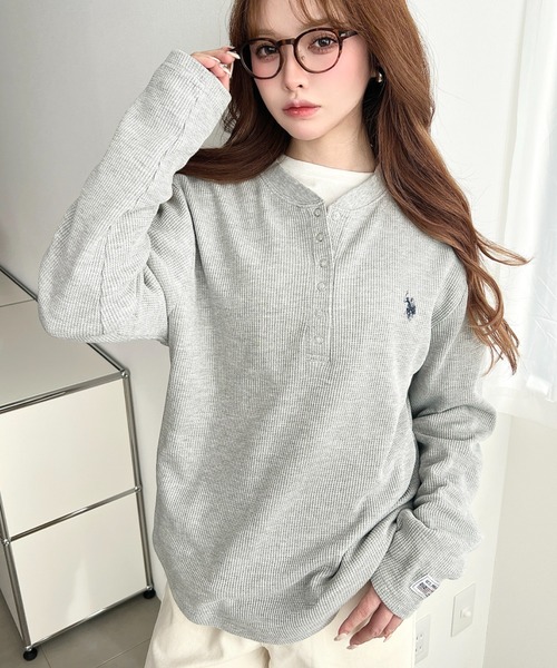U.S. POLO ASSN.(ユーエスポロアッスン)の「moment+別注【U.S.POLO ASSN.】ワンポイント刺繍長袖ワッフルヘンリーネックプルオーバー(Tシャツ/カットソー・レディース・ブラック/ネイビー/杢グレー/アイボリー・L/M)」の15枚目の写真