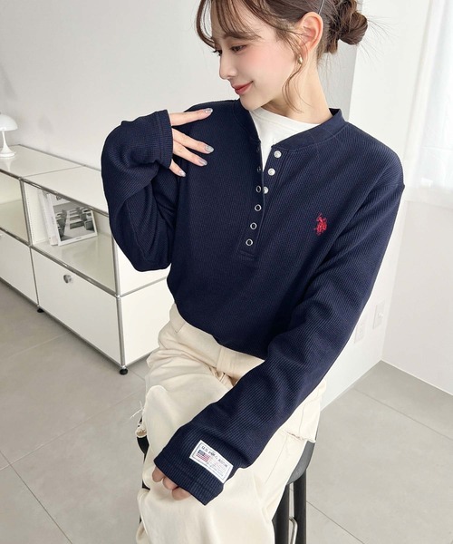 U.S. POLO ASSN.(ユーエスポロアッスン)の「moment+別注【U.S.POLO ASSN.】ワンポイント刺繍長袖ワッフルヘンリーネックプルオーバー(Tシャツ/カットソー・レディース・ブラック/ネイビー/杢グレー/アイボリー・L/M)」の8枚目の写真