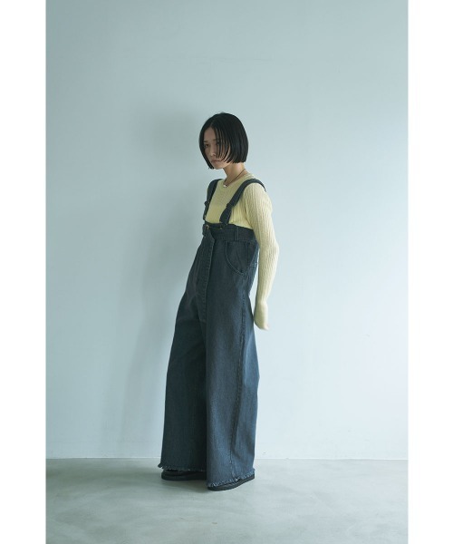 marjour(マージュール)の「DENIM SALOPETTE PANTS(サロペット/オーバーオール・レディース・ブラック・M)」の3枚目の写真