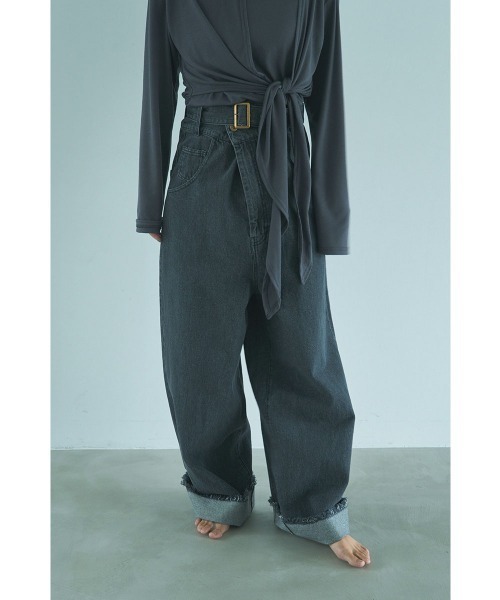 marjour(マージュール)の「DENIM SALOPETTE PANTS(サロペット/オーバーオール・レディース・ブラック・M)」の15枚目の写真