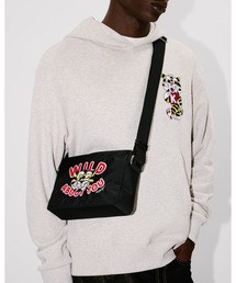 KENZO（ケンゾー）の「'KENZO Wild Tiger' クロスボディ バッグ（メッセンジャーバッグ）」