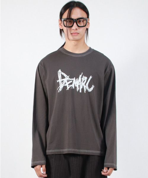 DEMARC(ドゥマーク)の「M GRAFFITI LOGO TEXT BOXY LONG SLEEVE - Charcoal(Tシャツ/カットソー・メンズ・その他・MEDIUM/LARGE)」の2枚目の写真