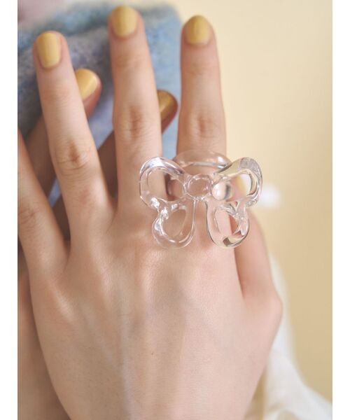 merry jenny(メリージェニー)の「clear ribbon ring(リング・レディース・クリア/ベージュ・FREE)」の2枚目の写真