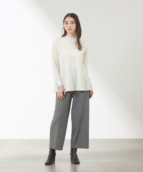 amaca(アマカ)の「バイカラーラインチュニックニット(ニット/セーター・レディース・ブルー系その他2/オフホワイト/ダークネイビー・40/38)」の4枚目の写真