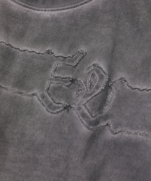 EPISODE UNTITLED（エピソードアンタイトルド）の「CROP LUNA WASHED SIGNATURE APPLIQUE T-SHIRT_COCOA GREY（Tシャツ/カットソー・レディース・その他・1）」の4枚目の写真