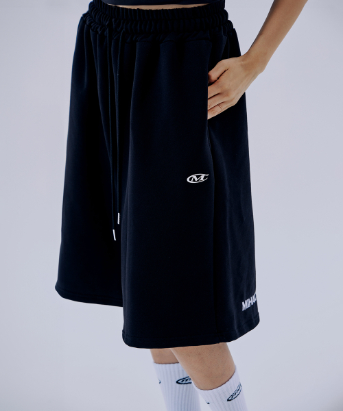 MIHAK(ミハク)の「メタルロゴバermudaパンツ(BLACK)(その他パンツ・メンズ・その他・1/2)」の5枚目の写真