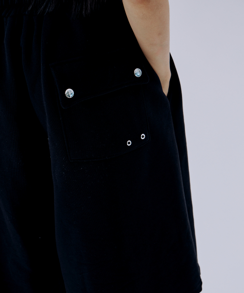 MIHAK(ミハク)の「メタルロゴバermudaパンツ(BLACK)(その他パンツ・メンズ・その他・1/2)」の8枚目の写真
