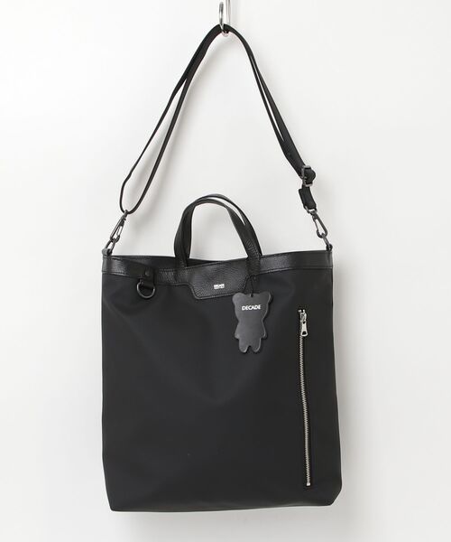 DECADE(ディケイド)の「マットウレタンxレザー・トートショルダーバッグ DECADE(DCD-01189F) ディケイド Matte Tote Shoulder Bag(トートバッグ・メンズ・ブラック・フリー)」の1枚目の写真