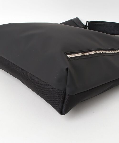 DECADE(ディケイド)の「マットウレタンxレザー・トートショルダーバッグ DECADE(DCD-01189F) ディケイド Matte Tote Shoulder Bag(トートバッグ・メンズ・ブラック・フリー)」の3枚目の写真