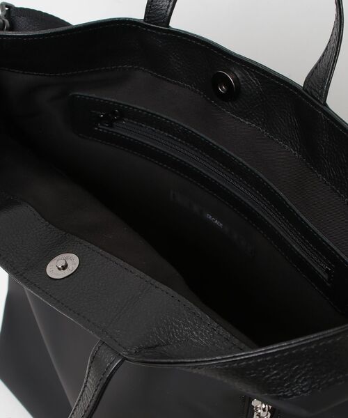 DECADE(ディケイド)の「マットウレタンxレザー・トートショルダーバッグ DECADE(DCD-01189F) ディケイド Matte Tote Shoulder Bag(トートバッグ・メンズ・ブラック・フリー)」の4枚目の写真