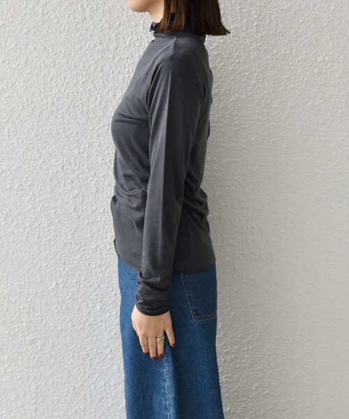 SHIPS Colors(シップス カラーズ)の「SHIPS Colors:〈手洗い可能〉セルロース ウール タートルネック インナー(Tシャツ/カットソー・レディース・ブラック/ナチュラル/ダークグレー・ONE SIZE)」の15枚目の写真
