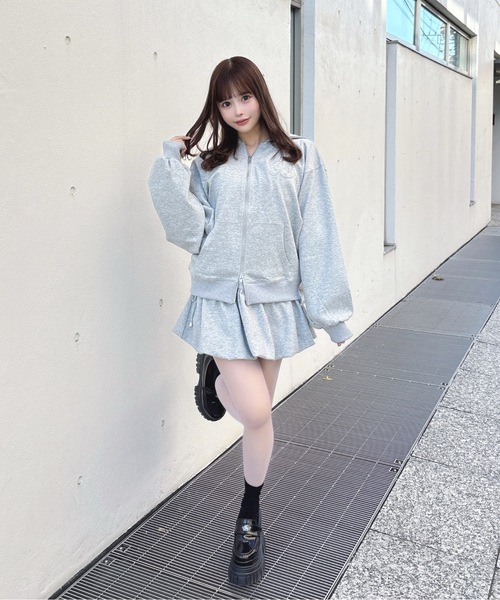 one way（ワンウェイ）の「ビジューまみれパーカー（パーカー・レディース・グレー/チャコールグレー/ブルー/ホワイト・FREE）」の19枚目の写真