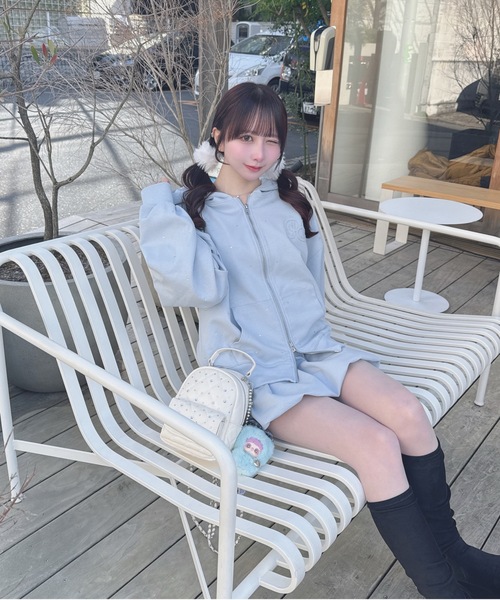 one way（ワンウェイ）の「ビジューまみれパーカー（パーカー・レディース・グレー/チャコールグレー/ブルー/ホワイト・FREE）」の9枚目の写真