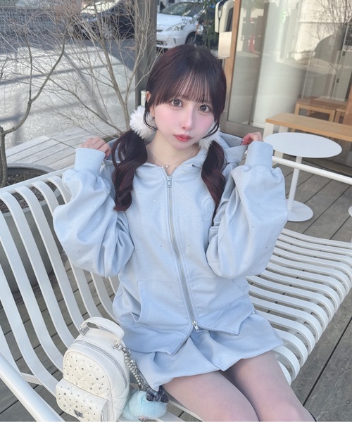 one way（ワンウェイ）の「ビジューまみれパーカー（パーカー・レディース・グレー/チャコールグレー/ブルー/ホワイト・FREE）」の13枚目の写真