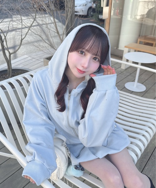 one way（ワンウェイ）の「ビジューまみれパーカー（パーカー・レディース・グレー/チャコールグレー/ブルー/ホワイト・FREE）」の12枚目の写真