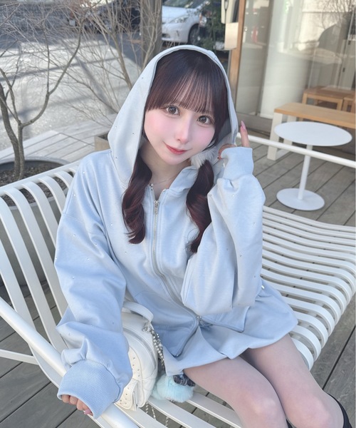 one way（ワンウェイ）の「ビジューまみれパーカー（パーカー・レディース・グレー/チャコールグレー/ブルー/ホワイト・FREE）」の11枚目の写真