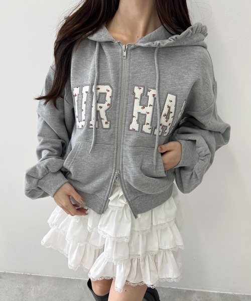 PHILLY(フィリー)の「《セットアップ可能★》フラワーパッチロゴジップパーカー(パーカー・レディース・アイボリー/グレー・FREE)」の1枚目の写真