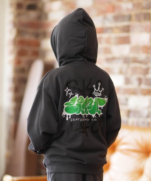 ELEMENT(エレメント)の「ELEMENT/エレメント TAGGING HOOD YOUTH キッズ パーカー BG025020(パーカー・キッズ・チャコールグレー/ホワイト・130cm/140cm/150cm/160cm)」の2枚目の写真