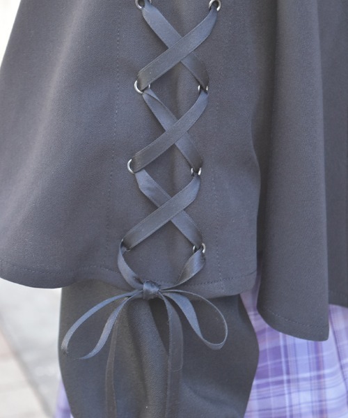 axes femme（アクシーズファム）の「Ｗ釦レースアップケープ（ベスト・レディース・グレー/ブラック/ブルーグリーン・FREE）」の7枚目の写真