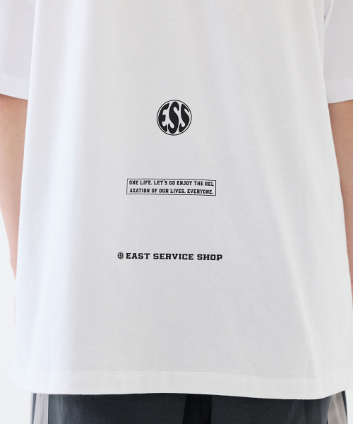 eastserviceshop(イーストサービスショップ)の「Reel Graphic Half T - White(Tシャツ/カットソー・レディース・ホワイト・SMALL/MEDIUM/LARGE)」の3枚目の写真