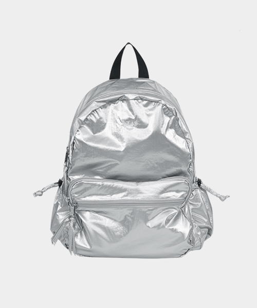 D.LAB(ディラップ)の「ポールグロッシーバックパック - シルバー + オリングキーホルダー付き(バックパック/リュック・レディース・その他・FREE)」の4枚目の写真