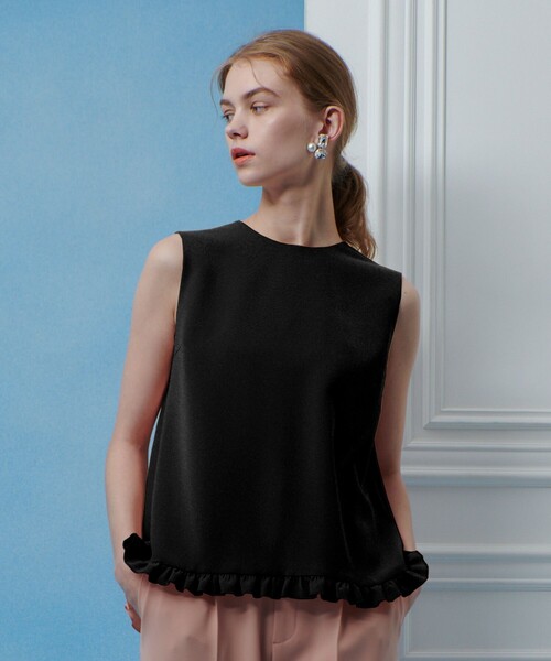 LOULOU WILLOUGHBY（ルルウィルビー）の「【LOULOU WILLOUGHBY】パールネックレス付きフリルブラウス（シャツ/ブラウス・レディース・ブラック/オフホワイト/ピンク・2）」の2枚目の写真