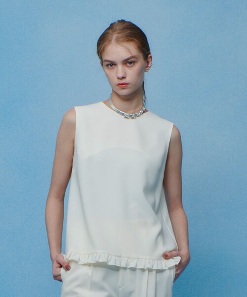 LOULOU WILLOUGHBY（ルルウィルビー）の「【LOULOU WILLOUGHBY】パールネックレス付きフリルブラウス（シャツ/ブラウス・レディース・ブラック/オフホワイト/ピンク・2）」の4枚目の写真