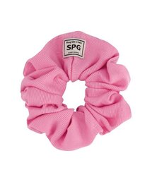 SLEEPYGOM（スリーピーゴーム）の「Strawberry cheeks scrunchie（シュシュ）」