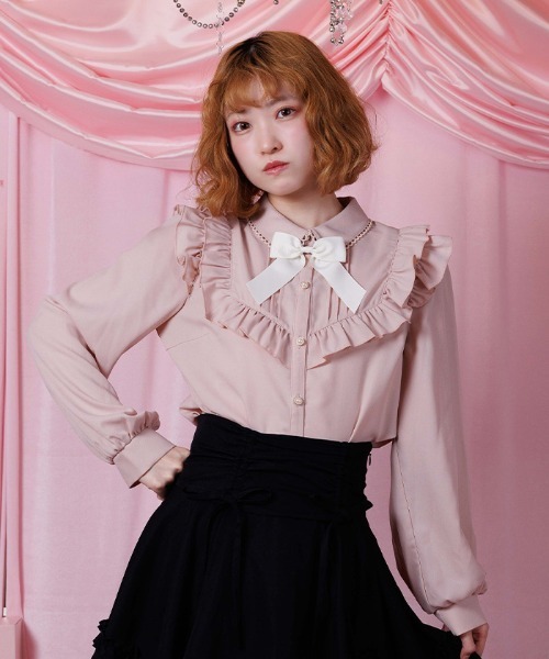 ブローチ付きヨークフリルブラウス(シャツ/ブラウス)|axes femme ブローチ付きヨークフリルブラウス(シャツ/ブラウス)|axes femme