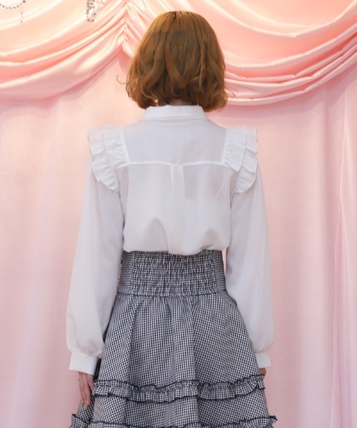 axes femme POETIQUE(アクシーズファムポエティック)の「ブローチ付きヨークフリルブラウス(シャツ/ブラウス・レディース・ブラック/ピンク/ホワイト・MEDIUM)」の5枚目の写真