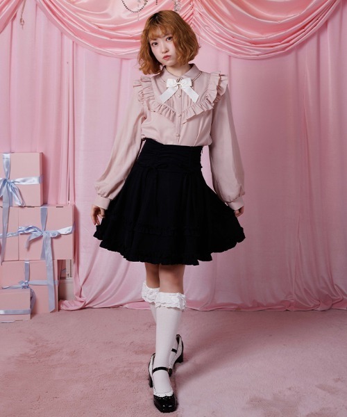 axes femme POETIQUE(アクシーズファムポエティック)の「ブローチ付きヨークフリルブラウス(シャツ/ブラウス・レディース・ブラック/ピンク/ホワイト・MEDIUM)」の6枚目の写真