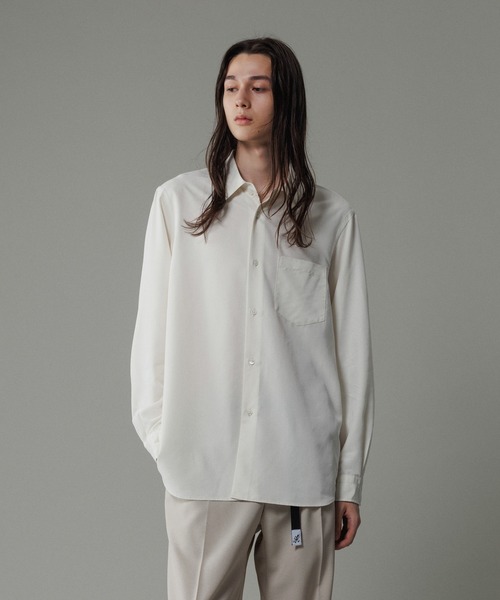 ADAM ET ROPE'（アダムエロペ）の「リラックス ドレープ レーヨン レギュラーカラーシャツ  / ロングシーズン着用可能（シャツ/ブラウス・メンズ・ブラック/ライトグレー/キナリ/ピンク系その他2・M/L）」の2枚目の写真