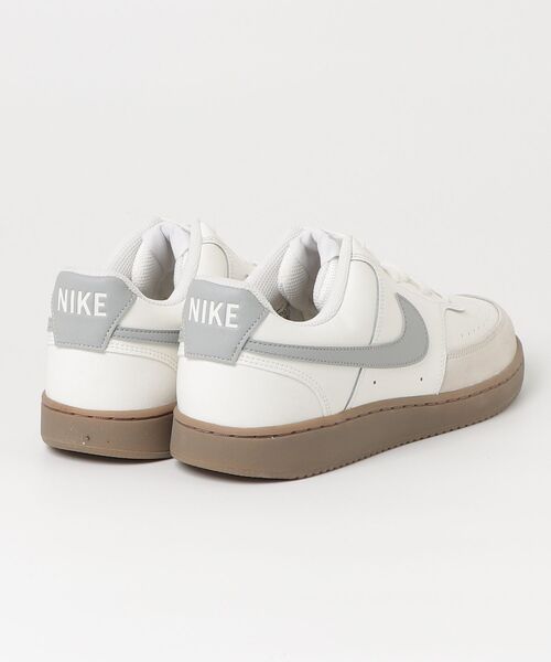 NIKE(ナイキ)の「ナイキ NIKE ナイキ コート ビジョン LO(スニーカー・メンズ・ホワイト×グレー・25.0cm/25.5cm/26.0cm/26.5cm/27.0cm/27.5cm/28.0cm)」の2枚目の写真
