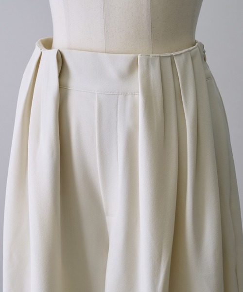 NOGLE(ノグル)の「【NOGLE/ノグル】ウエストタックワイドカーブスラックス(スラックス・レディース・ブラウン/アイボリー/ブラック/グレー・FREE)」の15枚目の写真