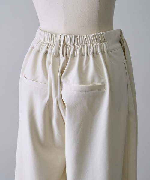 NOGLE(ノグル)の「【NOGLE/ノグル】ウエストタックワイドカーブスラックス(スラックス・レディース・ブラウン/アイボリー/ブラック/グレー・FREE)」の17枚目の写真