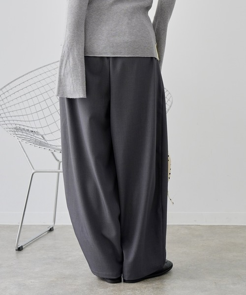 NOGLE(ノグル)の「【NOGLE/ノグル】ウエストタックワイドカーブスラックス(スラックス・レディース・ブラウン/アイボリー/ブラック/グレー・FREE)」の9枚目の写真